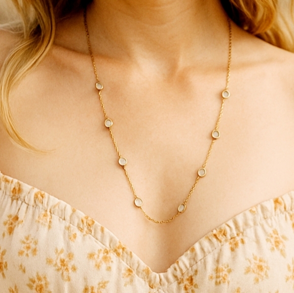 Elegant Gold and Silver Necklace - Picture 1 of 4